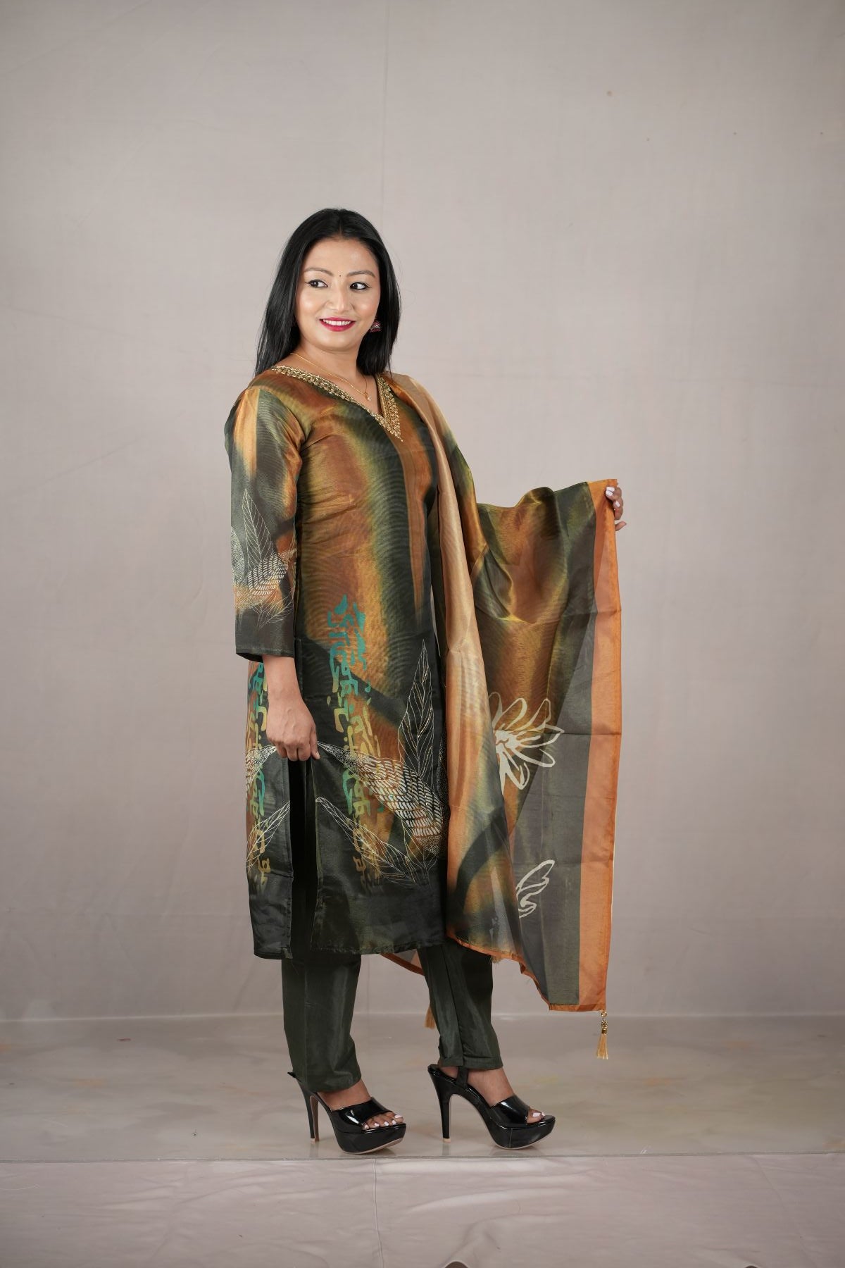 Olive Aura Printed Kurta set