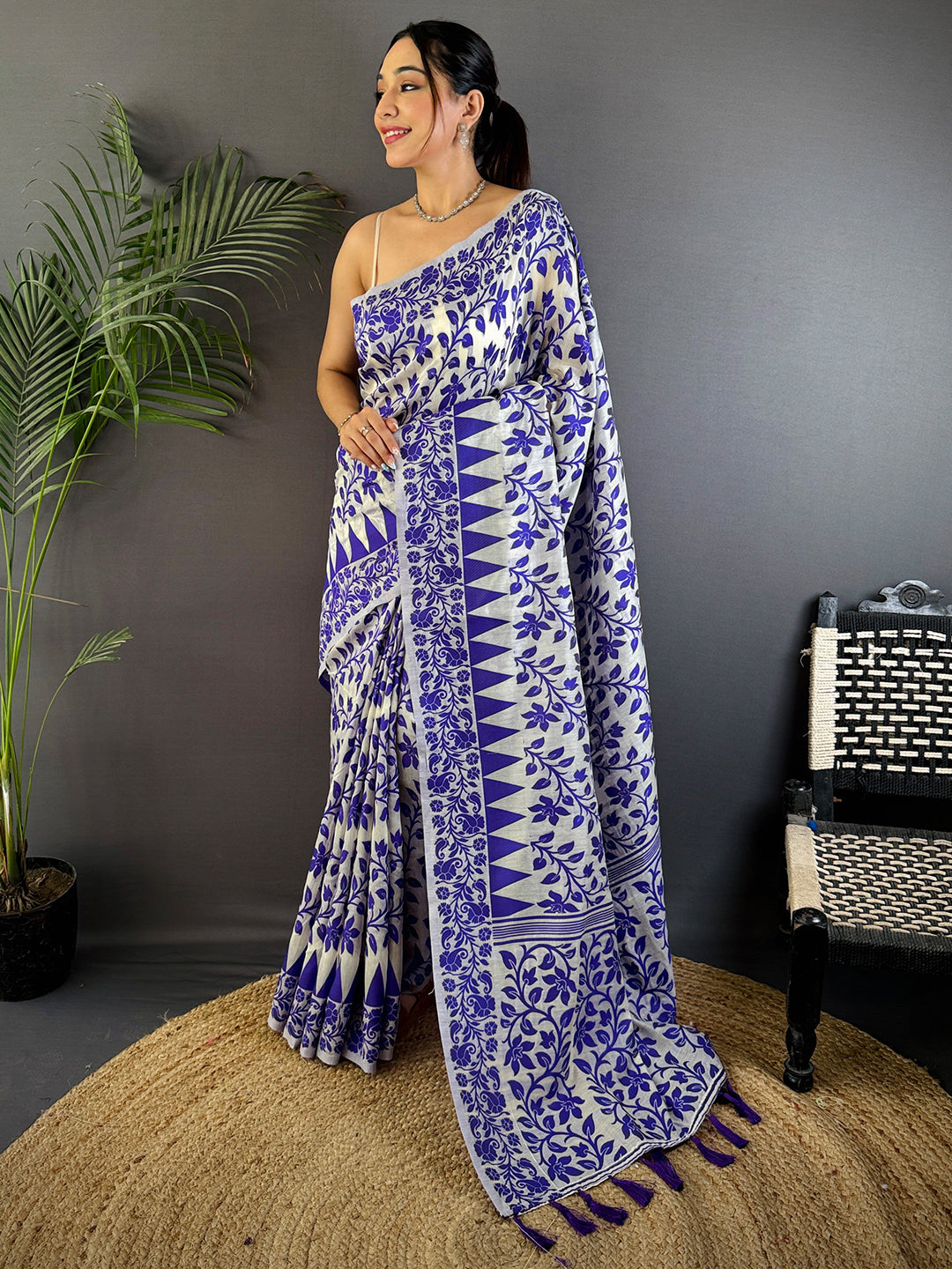 Classic Heritage Dhakai Jamdani Saree