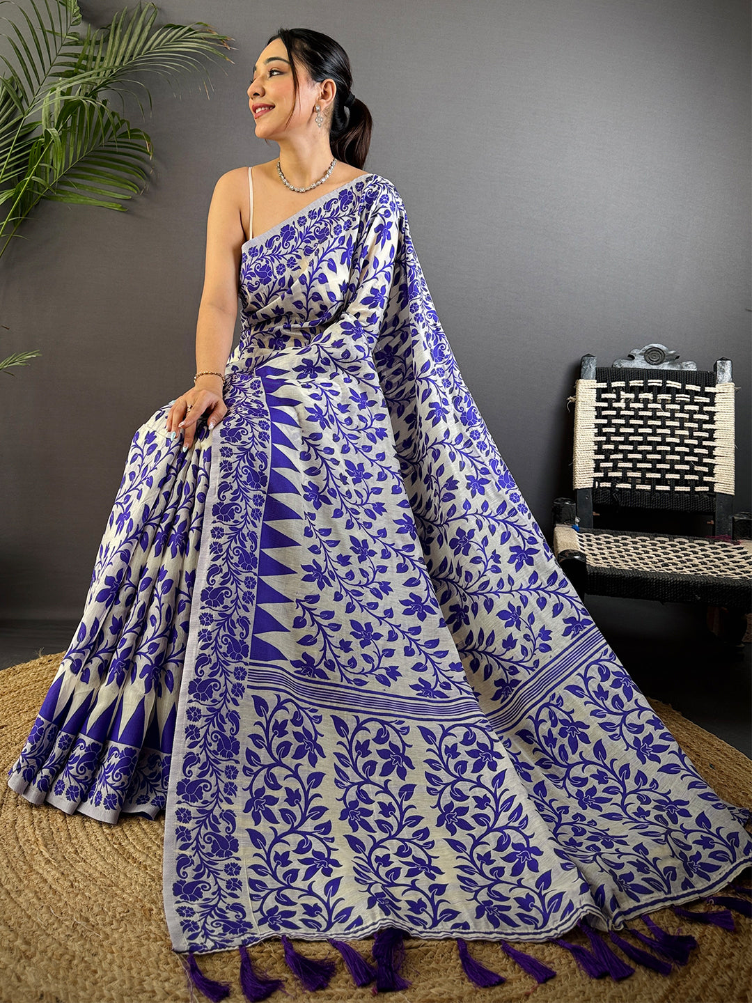 Classic Heritage Dhakai Jamdani Saree