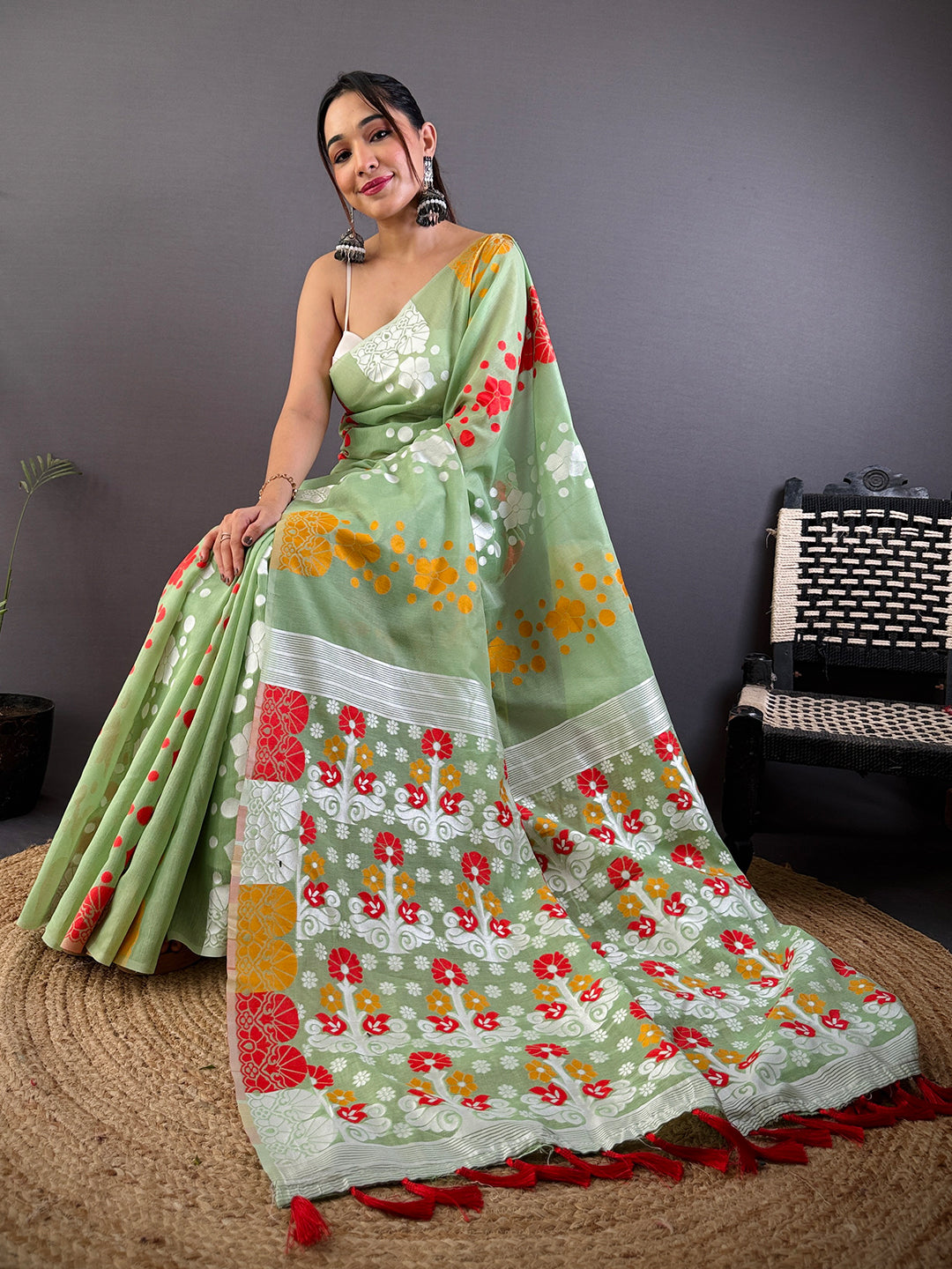 Fluorescent Green Dhakai Jamdani Cotton Silk Saree