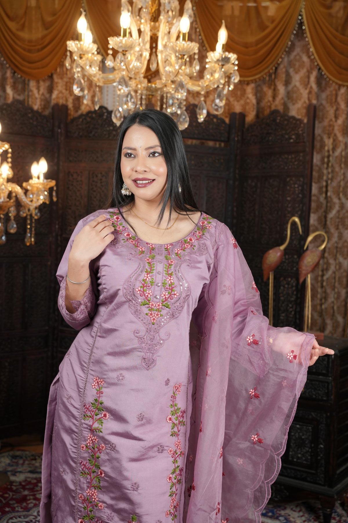 Elegent Lavender Floral Embroided Roam Silk Kurta set with Dupatta