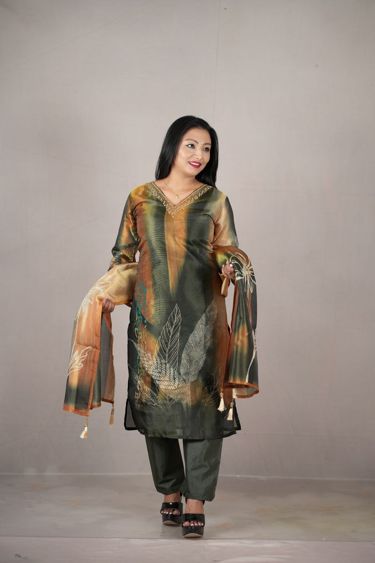 Olive Aura Printed Kurta set
